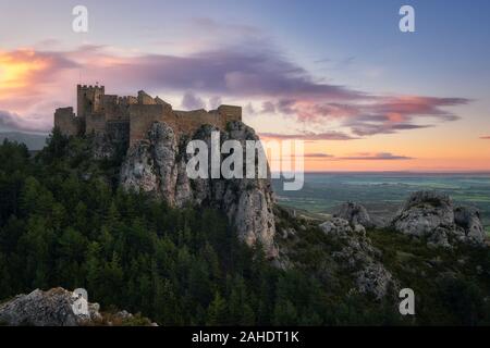 Castello di Loarre all'alba (Huesca - Spagna) Foto Stock