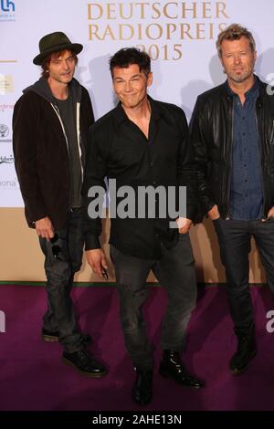 Pal Waaktaar-Savoy, Morten Harket und Magne Furuholmen (a-ha) bei der Verleihung vom Deutschen Radiopreis 2015 im Schuppen 52. Amburgo, 03.09.2015 Foto Stock