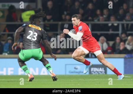 Twickenham, Regno Unito. 28 dicembre, 2019. JONNY maggio di Leicester Tigers prende su GABRIEL IBITOYE di arlecchini durante la Premiership Gallagher partita di rugby tra arlecchini e Leicester Tigers a Stadio di Twickenham e Stadio di Twickenham, Regno Unito il 28 dicembre 2019. Foto di Ken scintille. Solo uso editoriale, è richiesta una licenza per uso commerciale. Nessun uso in scommesse, giochi o un singolo giocatore/club/league pubblicazioni. Credit: UK Sports Pics Ltd/Alamy Live News Foto Stock