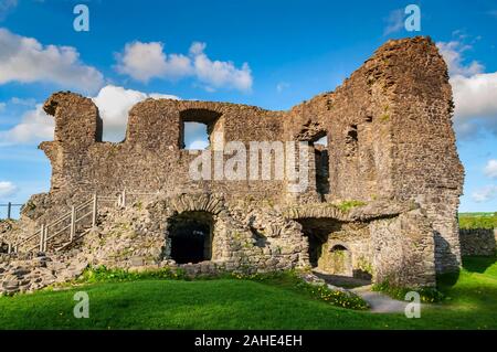 Il Manor Hall entro le rovine del castello di Kendal nel tardo pomeriggio di sole in può essere visto da sud-ovest Foto Stock