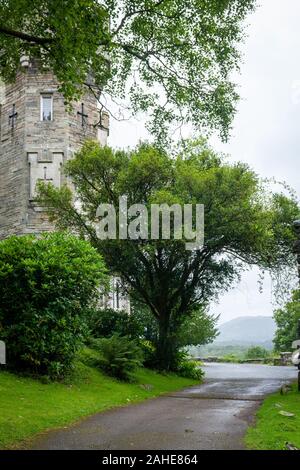 Un castello neogotico vittoriano di Wray, Lake District, Cumbria, Regno Unito Foto Stock