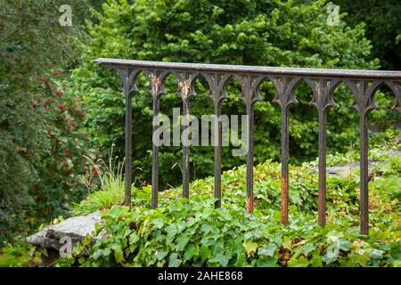 Un castello neogotico vittoriano di Wray, Lake District, Cumbria, Regno Unito Foto Stock