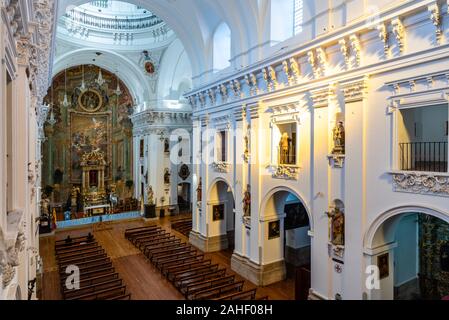 Toledo, Spagna - vista interna della chiesa di San Ildelfonso in Toledo. Chiesa dei Gesuiti. Foto Stock