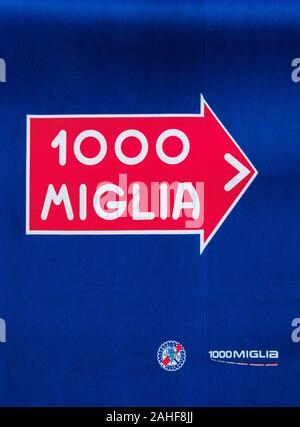 1000 Miglia a Piazza Maggiore, Bologna, Emilia Romagna, Italia Foto Stock