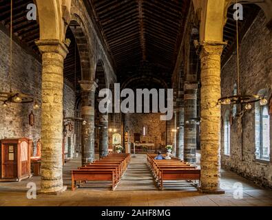 Santa Margherita di Antiochia Chiesa, interno, Vernazza, Cinque Terre, Sito Patrimonio Mondiale dell'UNESCO, Liguria, Italia Foto Stock