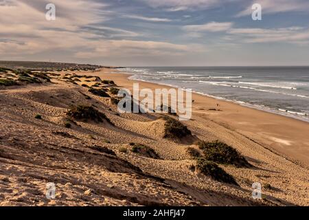 Le dune di sabbia vicino a Sidi R'bat sulla costa atlantica del Marocco del Sud nel parco nazionale di Souss Massa Foto Stock