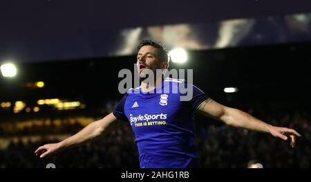 Birmingham City's Lukas Jutkiewicz punteggio celebra il suo lato il secondo obiettivo del gioco durante il cielo di scommessa match del campionato a Sant'Andrea trilioni di Trofeo Stadium, Birmingham. Foto Stock