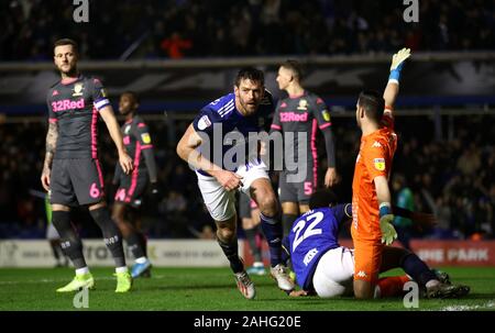 Birmingham City's Lukas Jutkiewicz punteggio celebra il suo lato il secondo obiettivo del gioco durante il cielo di scommessa match del campionato a Sant'Andrea trilioni di Trofeo Stadium, Birmingham. Foto Stock