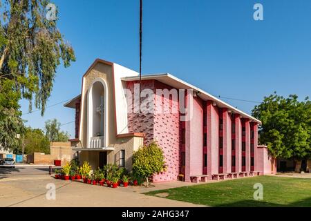 Hyderabad Saint Philipp's protestanti chiesa cristiana vista pittoresca su un soleggiato Blue Sky giorno Foto Stock