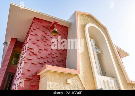 Hyderabad Saint Philipp's protestanti chiesa cristiana vista pittoresca su un soleggiato Blue Sky giorno Foto Stock
