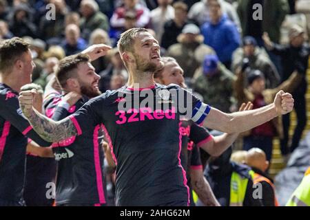 Birmingham, Regno Unito. 29 dic 2019. Liam Cooper di Leeds United festeggia i suoi lati quinto gol contro il Birmingham City un proprio gol segnato da Wes Harding di Birmingham City . EFL Skybet partita in campionato, Birmingham City v Leeds United a St Andrews in Birmingham domenica 29 dicembre 2019. Questa immagine può essere utilizzata solo per scopi editoriali. Solo uso editoriale, è richiesta una licenza per uso commerciale. Nessun uso in scommesse, giochi o un singolo giocatore/club/league pubblicazioni. pic da Lewis Mitchell//Andrew Orchard fotografia sportiva/Alamy Live news Foto Stock