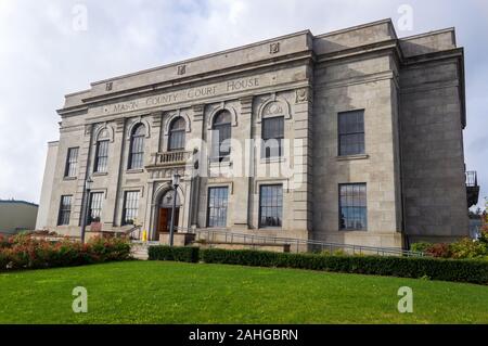 Shelton, Washington - 29 Ottobre 2014: La Mason County Courthouse fu completato nel 1930 Foto Stock