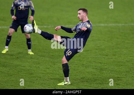 Swansea, Regno Unito. 29 Dic, 2019. Mike Bahre di Barnsley in azione. EFL Skybet partita in campionato, Swansea City v Barnsley al Liberty Stadium di Swansea, Galles del Sud domenica 29 dicembre 2019. Questa immagine può essere utilizzata solo per scopi editoriali. Solo uso editoriale, è richiesta una licenza per uso commerciale. Nessun uso in scommesse, giochi o un singolo giocatore/club/league pubblicazioni. pic da Andrew Orchard/Andrew Orchard fotografia sportiva/Alamy Live news Credito: Andrew Orchard fotografia sportiva/Alamy Live News Foto Stock