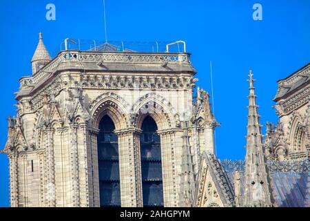 Il lato superiore della cattedrale di Notre Dame de Paris Foto Stock