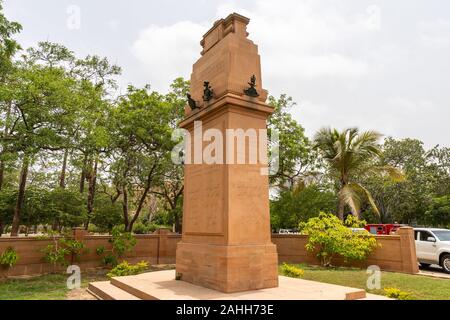 Karachi Frere Hall dall'Era Coloniale Britannica vista pittoresca di un monumento in un giorno nuvoloso Foto Stock