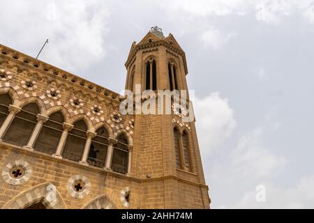 Karachi Frere Hall dall'Era Coloniale Britannica pittoresca vista dell'edificio in un giorno nuvoloso Foto Stock