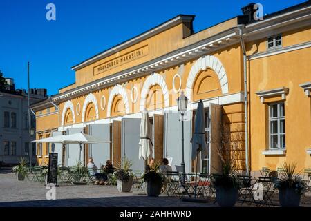 Vecchio Maaherran Makasiini edificio del contemporaneo mostre d arte in Turku. Fuori del ristorante. Foto Stock