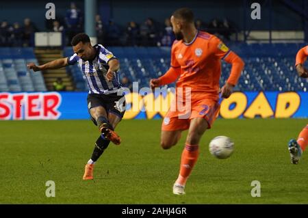 Il 29 dicembre 2019, Hillsborough, Sheffield, Inghilterra; Sky scommessa campionato, Sheffield Mercoledì v Cardiff City : Giacobbe Murphy (14) di Sheffield Mercoledì prende un colpo Credito: Kurt Fairhurst/news immagini Foto Stock