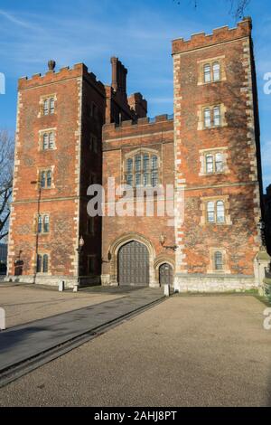 Lambeth Palace, il funzionario Londra residenza dell Arcivescovo di Canterbury, Lambeth, London, England, Regno Unito Foto Stock