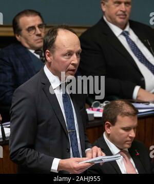 Signor Jussi Halla-aho, finlandese MP e il presidente del Partito finlandesi parlando in un dibattito parlamentare sulla fiducia sul finlandese degli Affari Esteri. Foto Stock