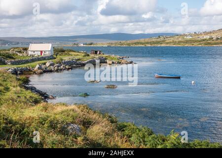 Paesaggio della baia di campagna irlandese a Connemara Foto Stock
