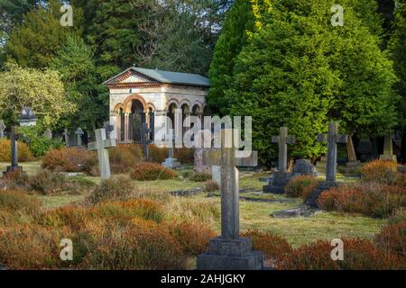 Mausoleo di Sir William Richard Drake nel cimitero del Sud, Brookwood Cimitero Cimitero, impallidisce, Brookwood, vicino a Woking, Surrey, Inghilterra sudorientale, REGNO UNITO Foto Stock