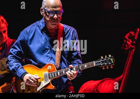 Verona, Italia. 22 Luglio, 2019. Mark Knopfler durante una serata con Mark Knopfler all'Arena di Verona in Verona, Italia, Luglio 22 2019 Credit: Indipendente Agenzia fotografica/Alamy Live News Foto Stock