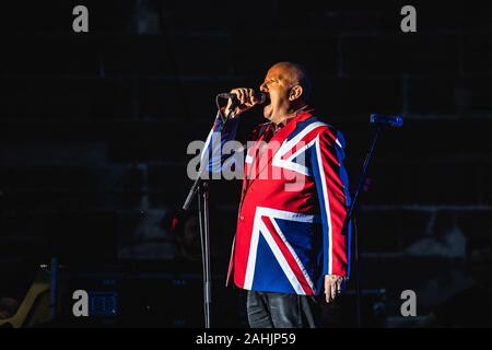 Verona, Italia. 22 Luglio, 2019. Mark Knopfler durante una serata con Mark Knopfler all'Arena di Verona in Verona, Italia, Luglio 22 2019 Credit: Indipendente Agenzia fotografica/Alamy Live News Foto Stock