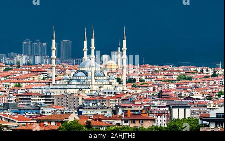 Vista della Moschea di Kocatepe ad Ankara, Turchia Foto Stock