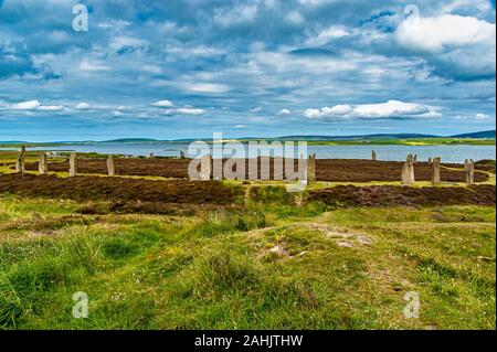 Anello di Brodgar pietre permanente sulla terraferma Orkney in Scozia Foto Stock