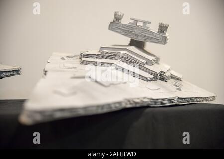 Star Wars Star Destroyer miniture durante un fan di Star Wars Forcecon meeting 2019. Wejherowo, Polonia. 21 dicembre 2019 © Wojciech Strozyk / Alamy Stoc Foto Stock