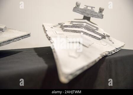 Star Wars Star Destroyer miniture durante un fan di Star Wars Forcecon meeting 2019. Wejherowo, Polonia. 21 dicembre 2019 © Wojciech Strozyk / Alamy Stoc Foto Stock