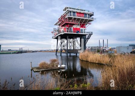 REM Eiland, un ristorante si trova sulla sommità di un ex piattaforma offshore a Houthavens, una nuova costruzione zona di Amsterdam. Foto Stock