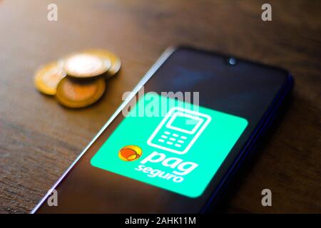 Il Brasile. 30 Dic, 2019. In questa foto illustrazione la PagSeguro logo è visto visualizzata su uno smartphone. Credito: Rafael Henrique SOPA/images/ZUMA filo/Alamy Live News Foto Stock