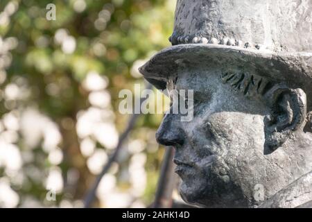 Statua di bronzo Rembrandt piazza notte Foto Stock