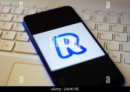 Il Brasile. 30 Dic, 2019. In questa foto illustrazione il logo Revolut si vede visualizzato su uno smartphone. Credito: Rafael Henrique SOPA/images/ZUMA filo/Alamy Live News Foto Stock