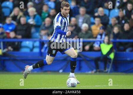 SHEFFIELD, Inghilterra - Dicembre 29th Sam Winnall di Sheffield Mercoledì durante il cielo di scommessa match del campionato tra Sheffield mercoledì e Cardiff City a Hillsborough, Sheffield domenica 29 dicembre 2019. (Credit: Mark Fletcher | MI News( la fotografia può essere utilizzata solo per il giornale e/o rivista scopi editoriali, è richiesta una licenza per uso commerciale Foto Stock