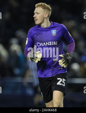 SHEFFIELD, Inghilterra - Dicembre 29th Cameron Dawson di Sheffield Mercoledì durante il cielo di scommessa match del campionato tra Sheffield mercoledì e Cardiff City a Hillsborough, Sheffield domenica 29 dicembre 2019. (Credit: Mark Fletcher | MI News( la fotografia può essere utilizzata solo per il giornale e/o rivista scopi editoriali, è richiesta una licenza per uso commerciale Foto Stock