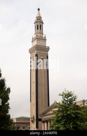 Campanile torre dell'orologio nel Municipal Group Downtown Springfield ma Foto Stock