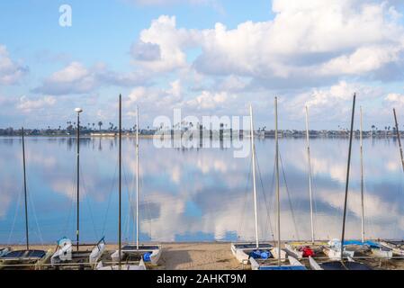 Nuvoloso mattina di dicembre a Mission Bay Park. San Diego, California, Stati Uniti d'America. Foto Stock