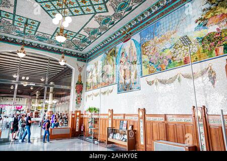 Valencia Spagna Ispanico, Estacio del Nord, stazione ferroviaria Renfe, Art Nouveau, Sala Mosaica, murales di gregorio Munoz Duenas, ES190827047 Foto Stock