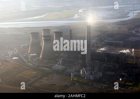 Vista aerea di Fiddlers Ferry power station, Warrington, Cheshire, Regno Unito Foto Stock