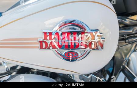 Harley Davidson logo sul serbatoio della motocicletta Foto Stock