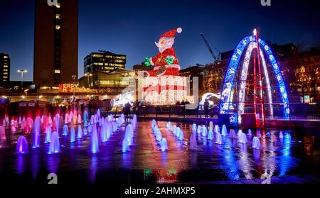 Manchester le luci di Natale 2019 Santa display in Piccadilly Gardens Foto Stock