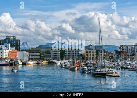 Bodo, Norvegia - 2 agosto 2017 Molobukta porto nella città di Bodo in norvegese Nordland. Foto Stock