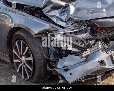 Incidente auto dopo un incidente di traffico Foto Stock