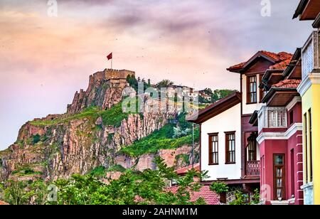 Vista del castello di Ankara, antiche fortificazioni in Turchia Foto Stock