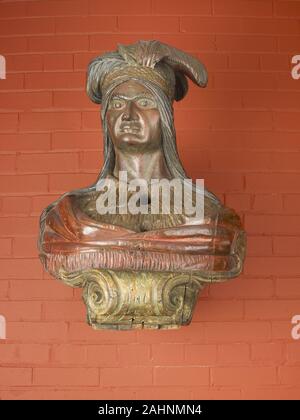 Artista sconosciuto. Nave Polena Native American busto. 1860. Stati Uniti. Pino bianco Foto Stock