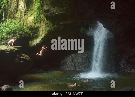 Le immersioni nel bellissimo Cueva del Esplendor, Jardin, Antioquia, Colombia Foto Stock