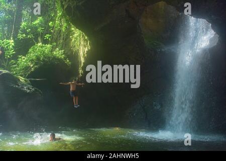 Le immersioni nel bellissimo Cueva del Esplendor, Jardin, Antioquia, Colombia Foto Stock